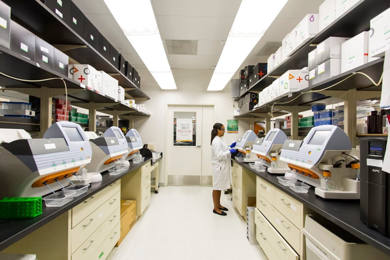 Pharmaceutical raw materials import clearance desk